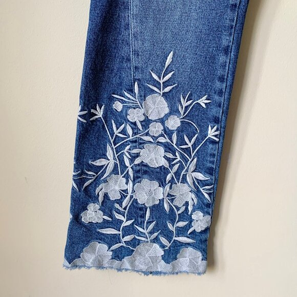 EUC Anthro Pilcro Embroidered High Rise Cropped Flare Jeans, Blue, Size 25 - Picture 6 of 11